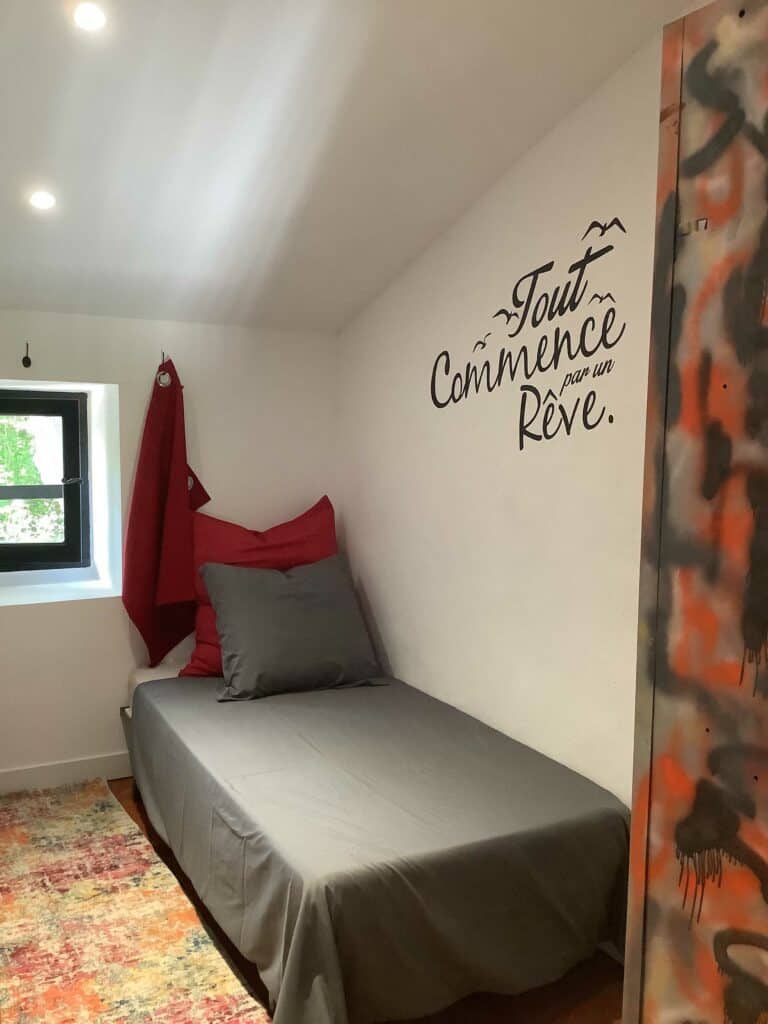 7C2F7C5A-B78E-4D90-8916-B08BCDA78F2C