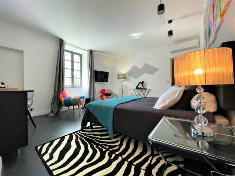 chambre keith haring- maison d'hôtes provence - maison d'hôtes luberon - chambres d'hôtes luberon - chambres d'hôtes provence - La gravie